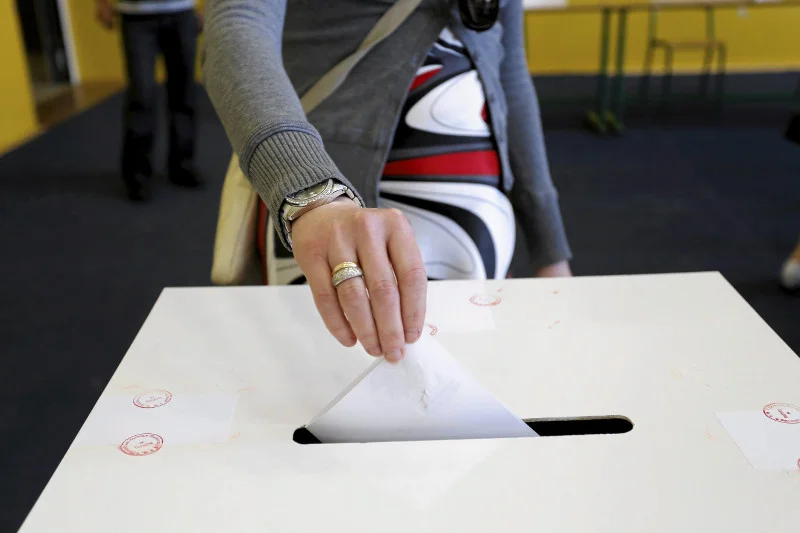 Polacy głosują w referendum