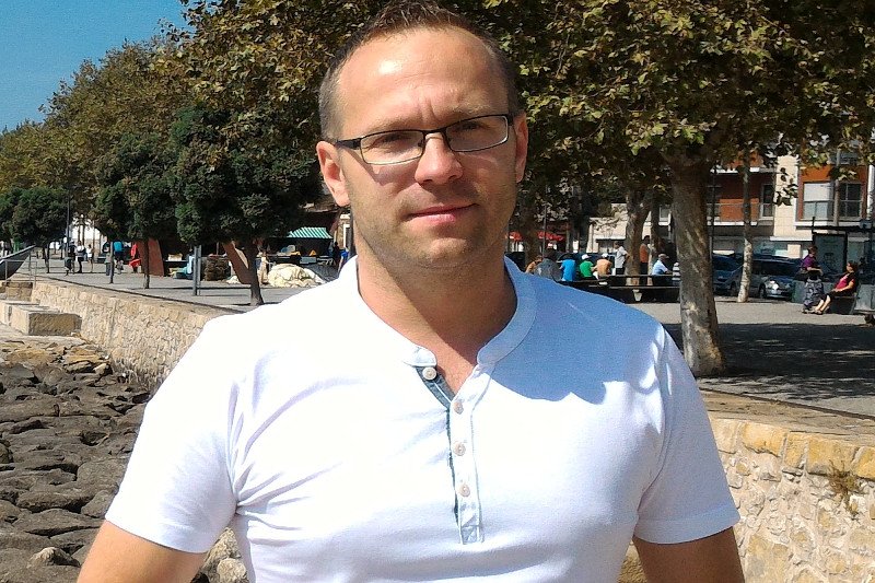 Polak ze Szwecji Krzysztof Sztwiertnia odpowiada na twierdzenia o szwedzkich "strefach szariatu"