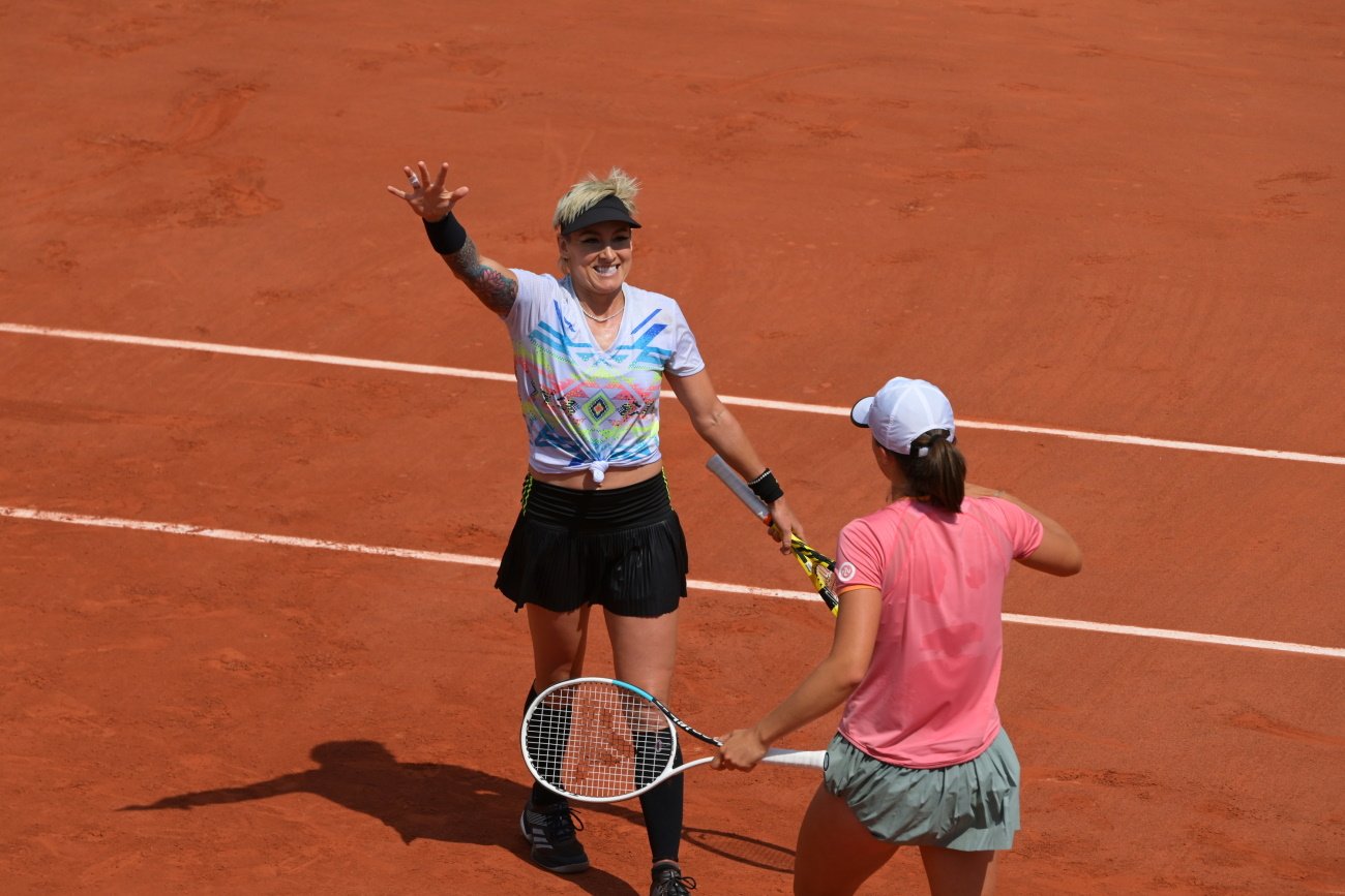 Iga Świątek i Bethanie Mattek-Sands pewnie awansowały do finału Rolanda Garrosa