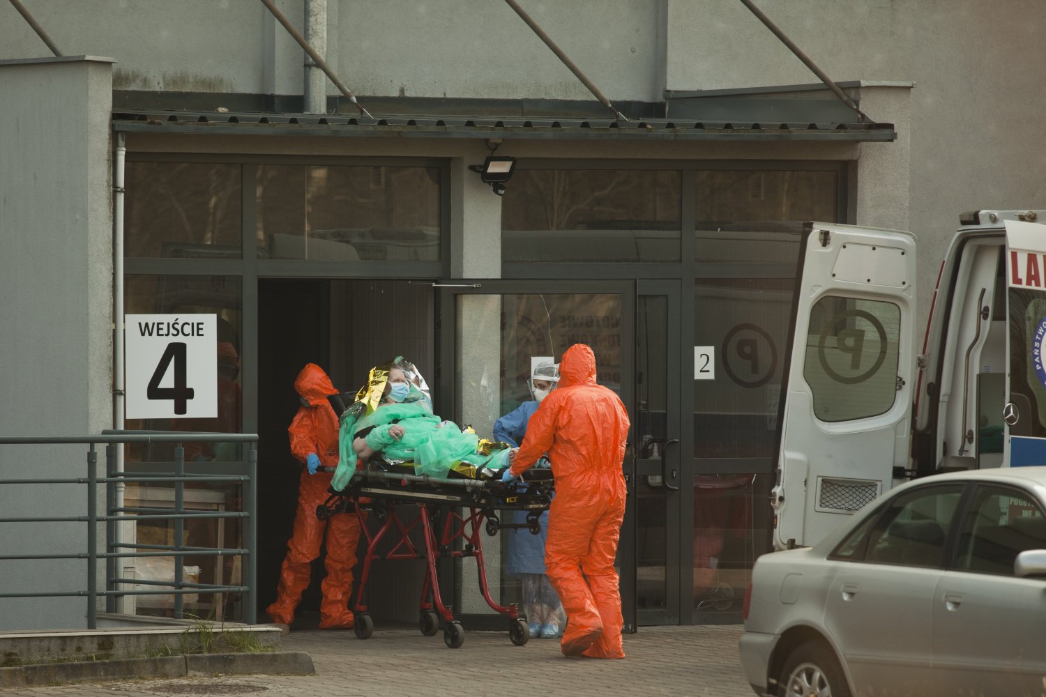 Liczba zakażonych w Polsce wciąż rośnie