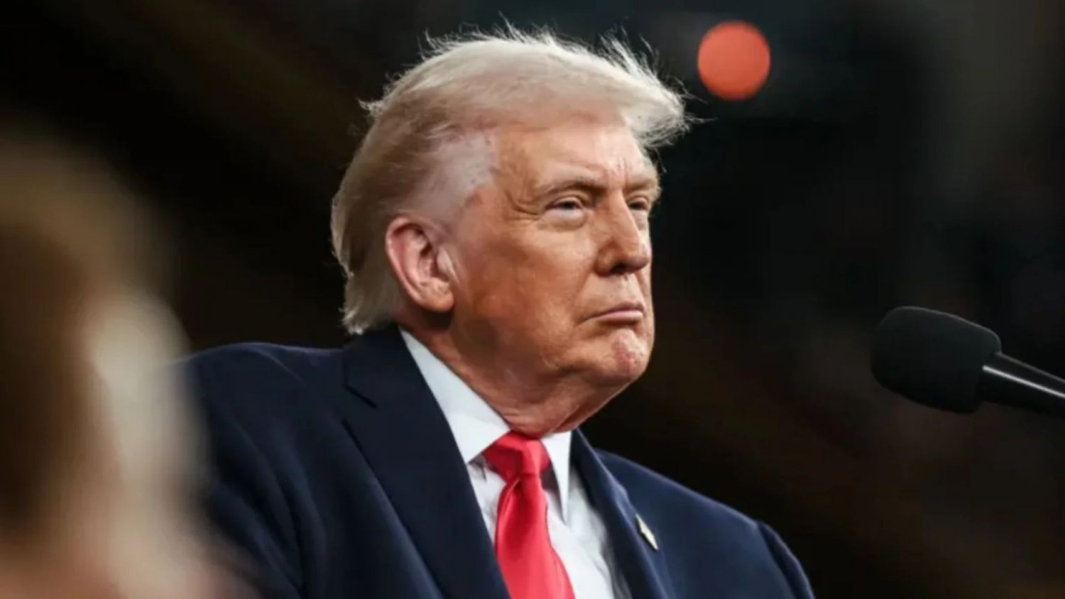 Trump ogłosił "owocną zmianę reżimu" w Iranie. I od razu nastawił celownik