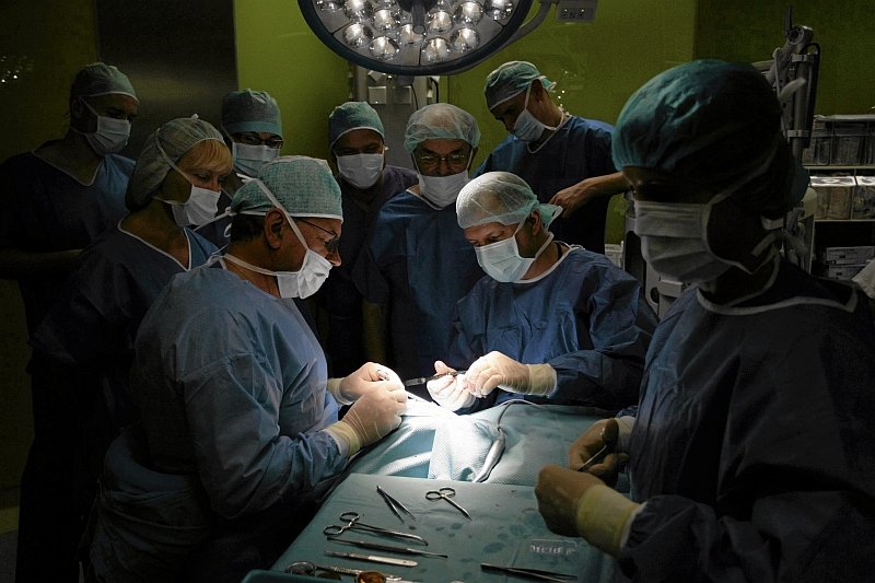 Lekarze zarabiają dziś wielkie pieniądze. Często zapominają jednak o pacjentach.