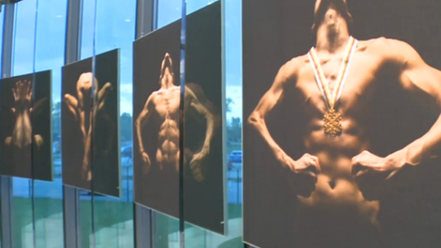 Wystawę żony Kamila Stocha można zobaczyć w Centrum Olimpijskim.