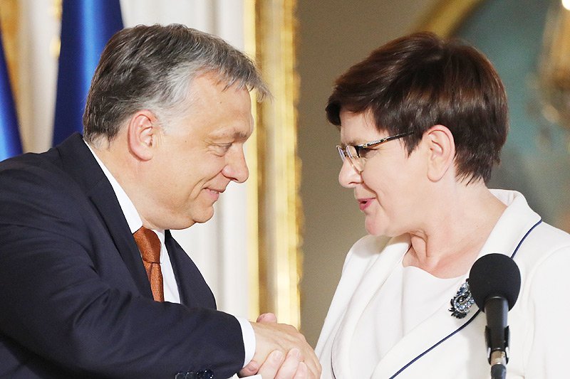 Pewny sojusznik PiS? Na miejscu Beaty Szydło uważalibyśmy na zapewnienia Viktora Orbana...