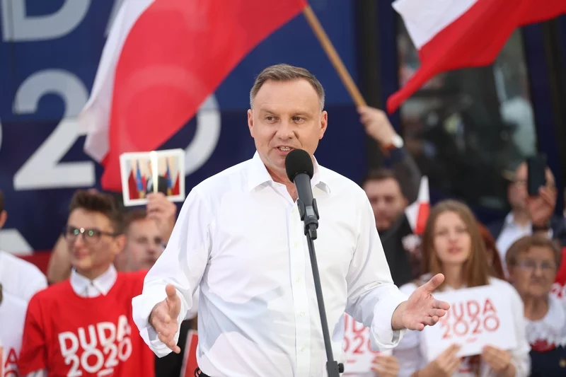 Maturzystce, która krzyknęła wulgarne słowo pod adresem Andrzej Dudy, grozi surowa kara.