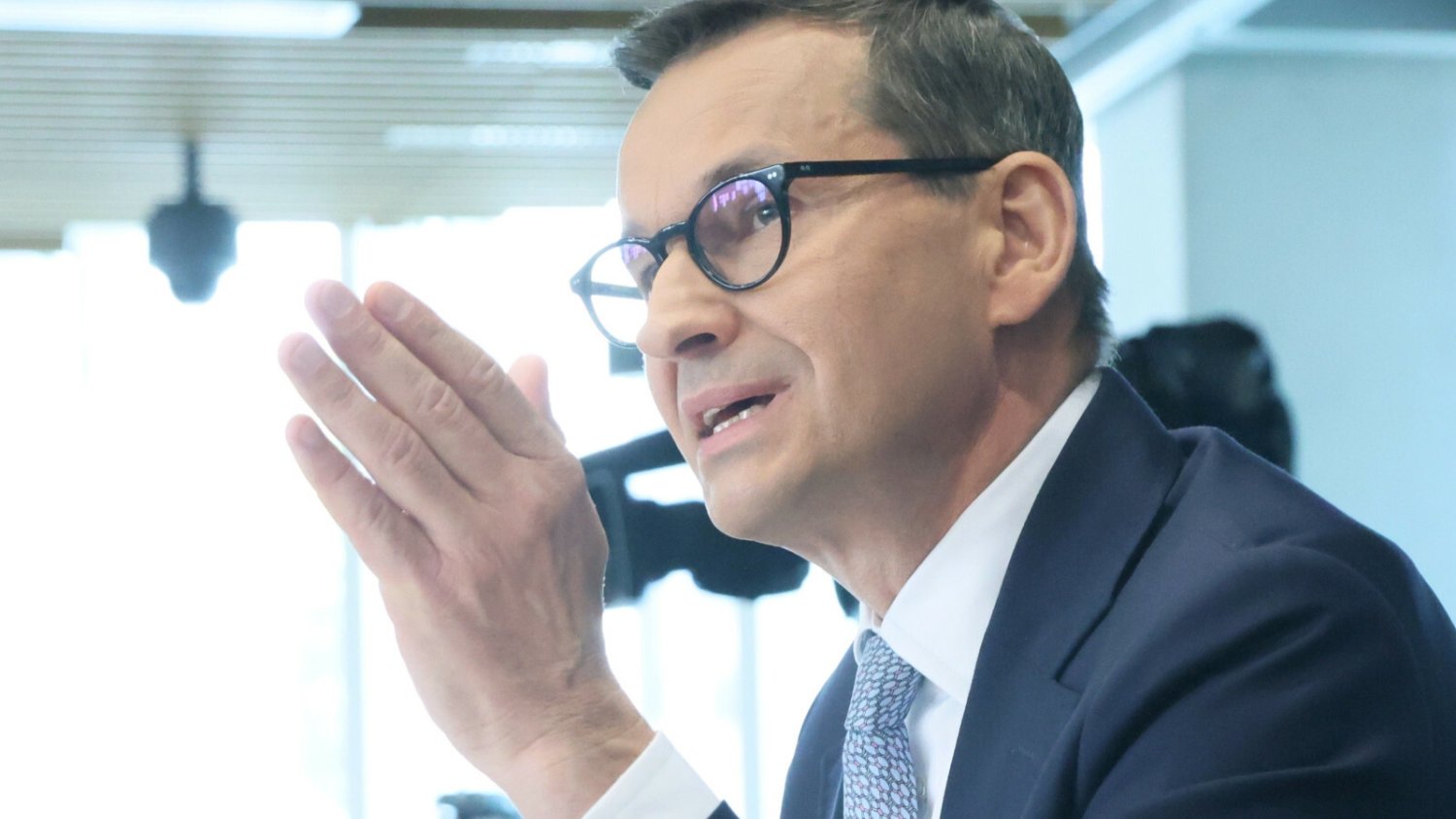 Spięcie Morawieckiego i Jońskiego. "Dlaczego pan bije swoją żonę?".