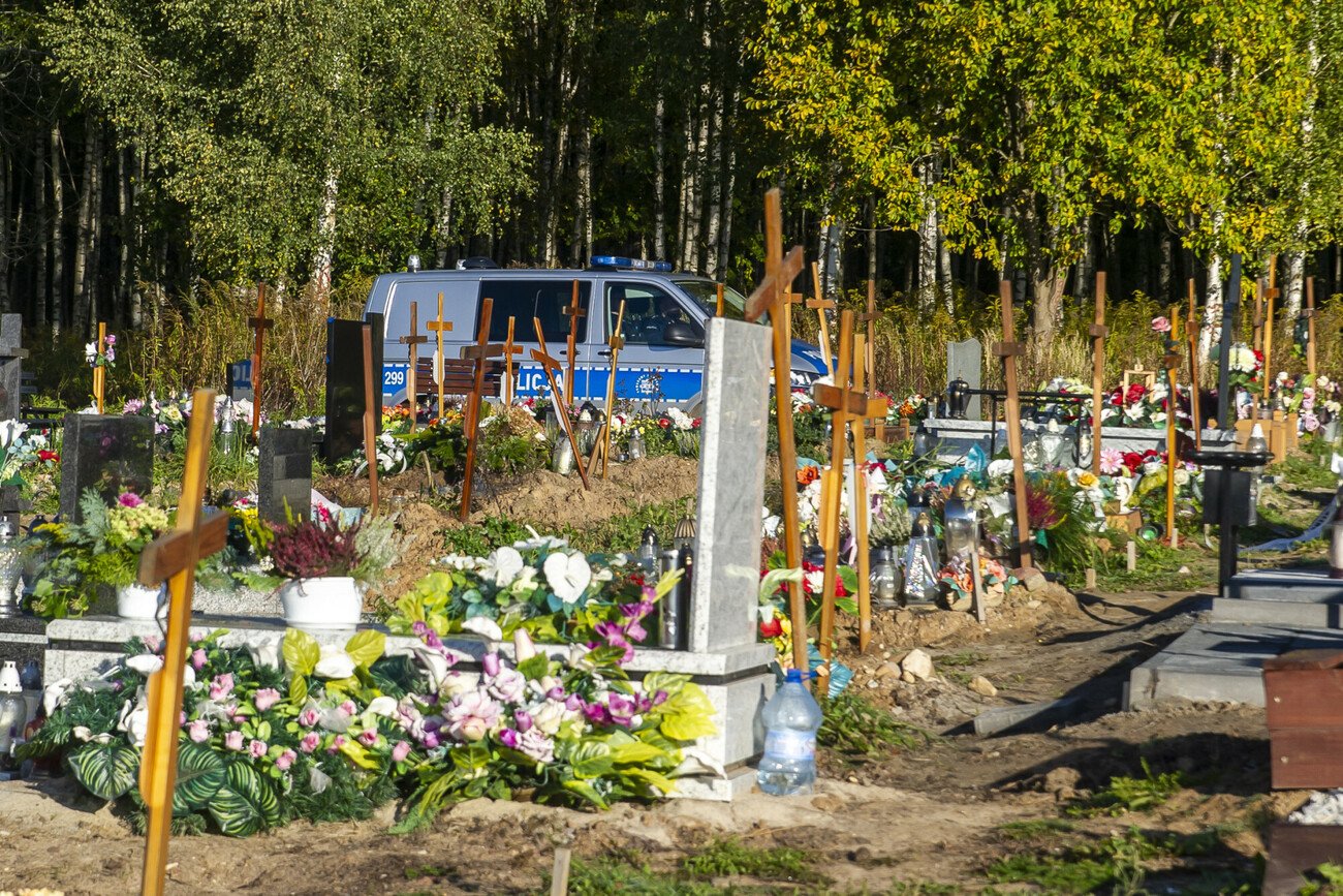 Na pogrzebie zmarł 77-letni mężczyzna.