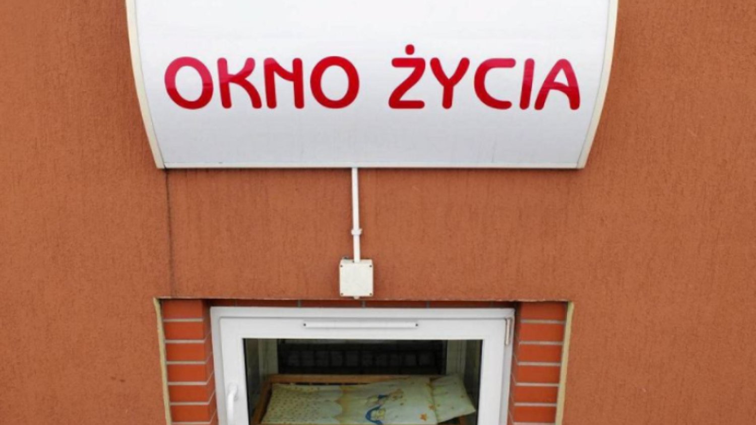 "Okno życia" w Częstochowie. W weekend zostawiono tam 5-miesięczna dziewczynkę.