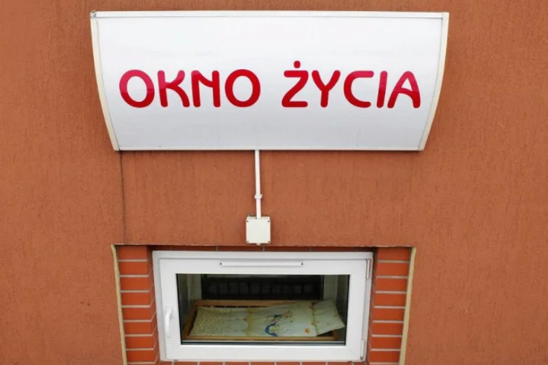 "Okno życia" w Częstochowie. W weekend zostawiono tam 5-miesięczna dziewczynkę.