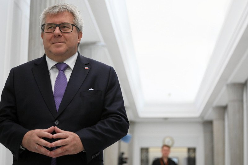 "Rzeczpospolita": Ryszard Czarnecki miał oszukiwać na kilometrówkach