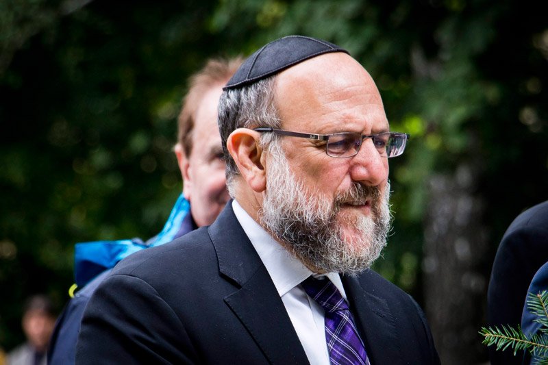 Naczelny rabin Polski Michael Schudrich dobitnie tłumaczy, czym jest negowanie polskich zbrodni w Jedwabnem i Kielcach.