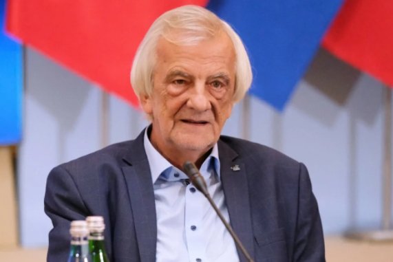 Szef klubu PiS skrytykował efekty pracy szefa MS.