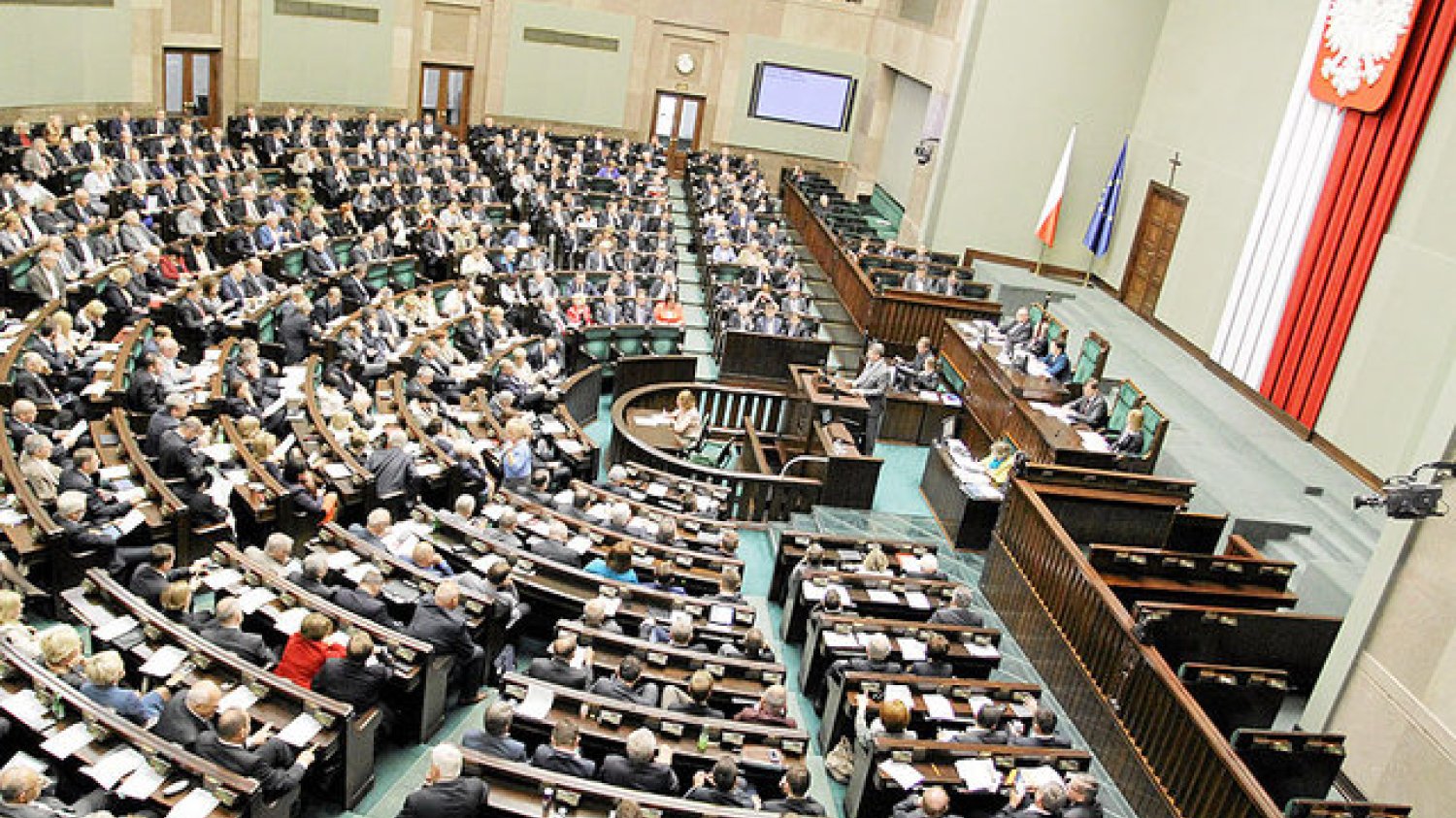 Sejm postanowił, że umowy-zlecenia będą "ozusowane" od 1 stycznia 2016 roku