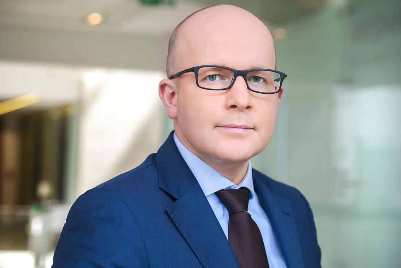 Szczepionka Johnson&Johnson chroni przed wariantem Delta, nawet na wyższym poziomie niż przed wariantem Beta - mówi naTemat Tomasz Skrzypczak, dyrektor zarządzający Janssen Polska. Szczepionka Johnson&Johnson chroni przed wariantem Delta, nawet na wyższym poziomie niż przed wariantem Beta - mówi naTemat Tomasz Skrzypczak, dyrektor zarządzający Janssen Polska.