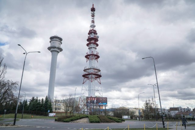 W Polsce trzeba będzie zmienić częstotliwości nadawania niektórych telewizji, ale i tak może być problem z dostępnością do superszybkiego internetu.
