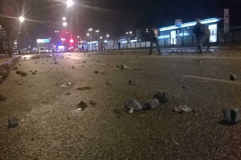 Marsz niepodległości skończył się regularną bitwą z policją.