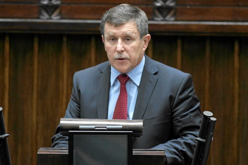 Poseł PiS Zbigniew Kuźmiuk twierdzi, że Jaroslawowi Kaczyńskiemu bez ochrony groziłoby niebezpieczeństwo