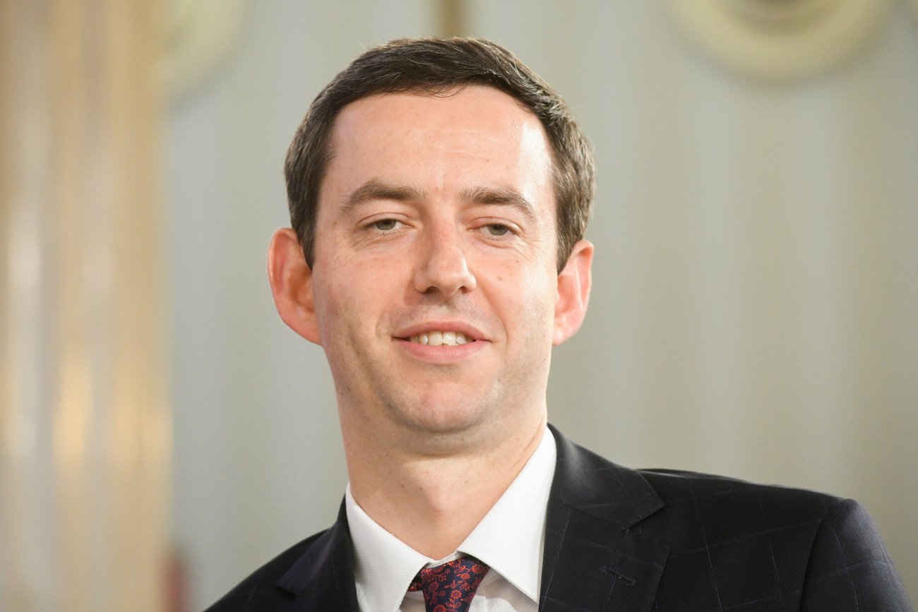 Z ustaleń gazety.pl wynika, że wiceszef MON Marcin Ociepa po kilku tygodniach rozmów podpisał umowę koalicyjną z prezesem PiS Jarosławem Kaczyńskim.