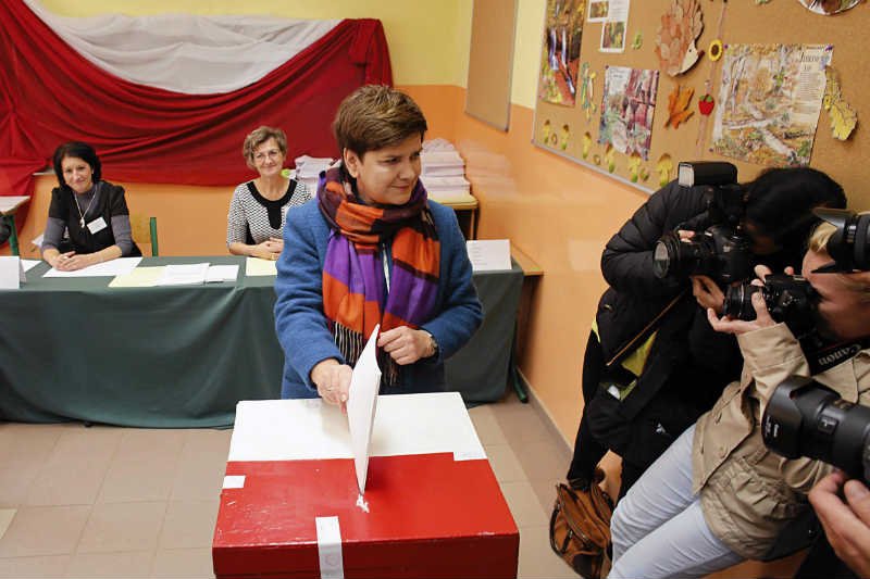 Prawo i Sprawiedliwość już zaczyna przygotowywać opinię publiczną na to, że część obietnic nie zostanie spełniona.