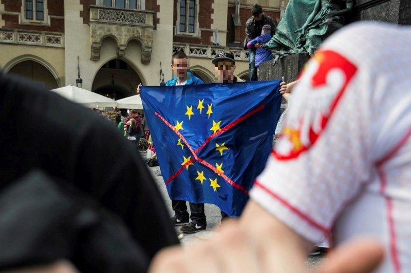 Halicki wyjaśnił Złotowskiemu, że niepłacenie UE składek oznacza Polexit. Twitter: Halicki odpowiada Złotowskiemu ws. praworządności.