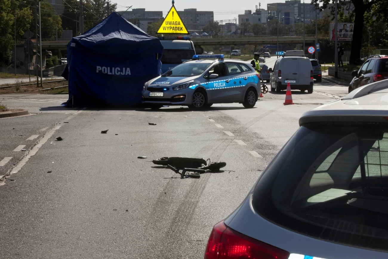 Tragiczna śmierć 12-latka na hulajnodze elektrycznej Tragiczna śmierć 12-latka na hulajnodze elektrycznej. Jest ruch prokuratury
