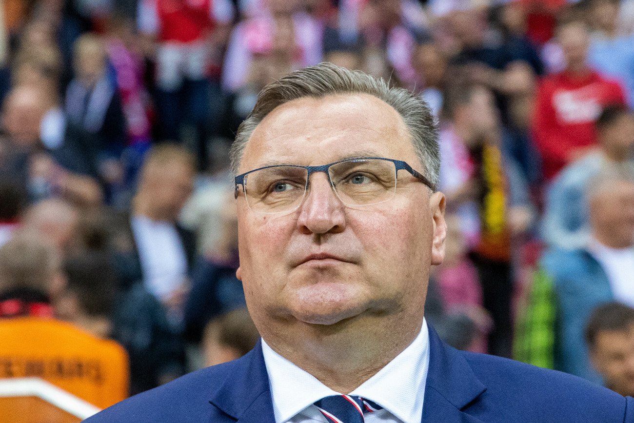 Czesław Michniewicz ponownie znalazł się w centrum uwagi w sprawie afery korupcyjnej w polskiej piłce klubowej.