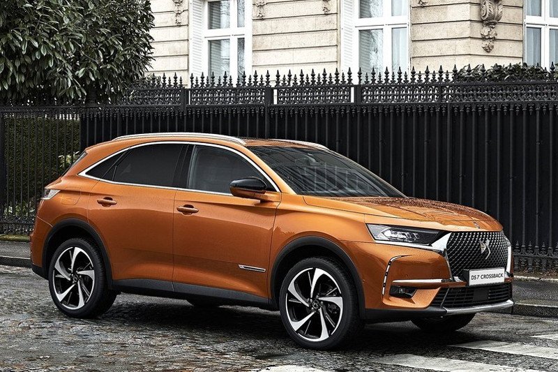 DS7 Crossback będzie pierwszym modelem sprzedawanym w nowych salonach DS.