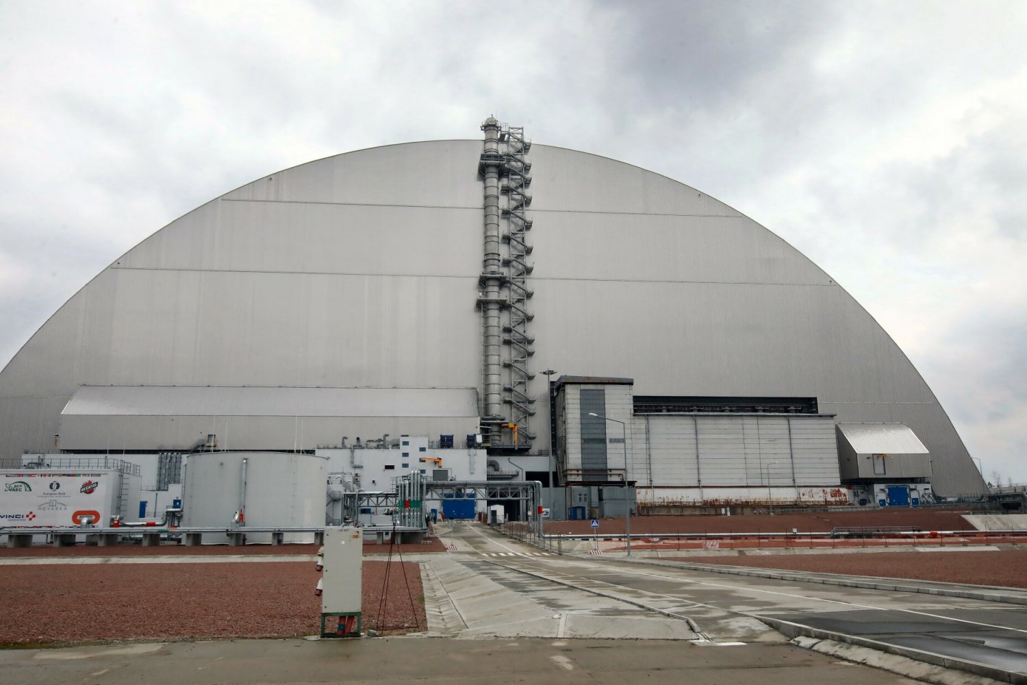 Rosjanie stacjonują w skażonym lesie blisko Czarnobyla.