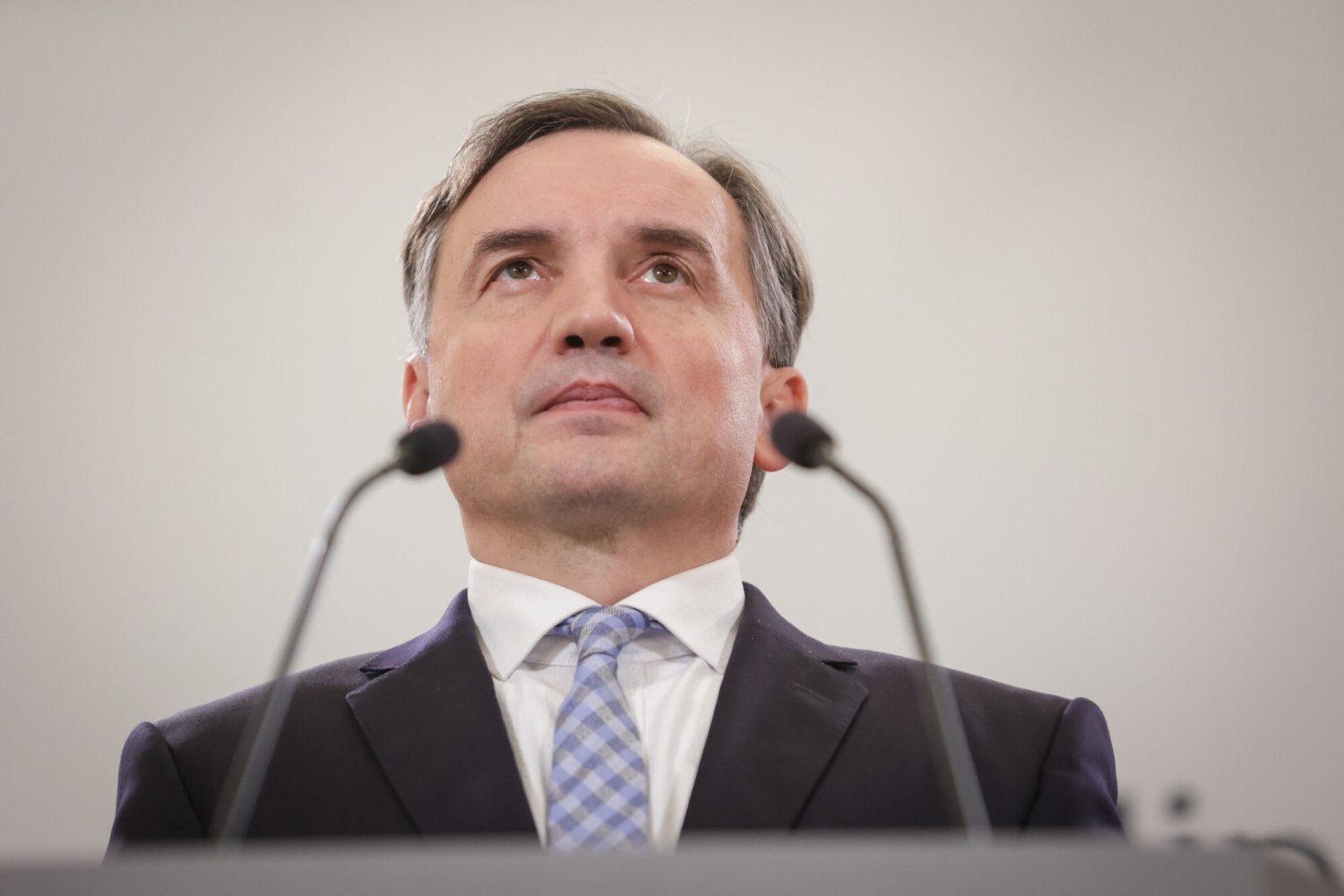 Patryk Jaki zdradził stan zdrowia Zbigniewa Ziobry. "Czeka go operacja"