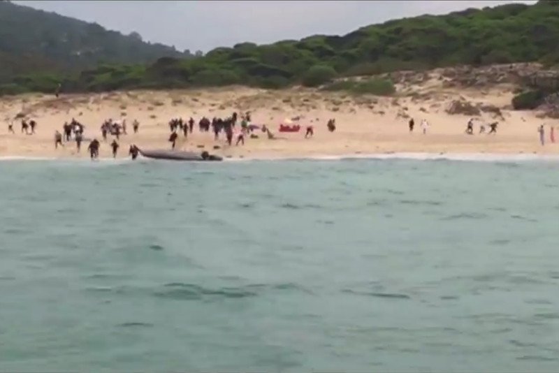 W ciągu jednej doby do brzegów Hiszpanii przybyło około 120 imigratnów z Afryki.