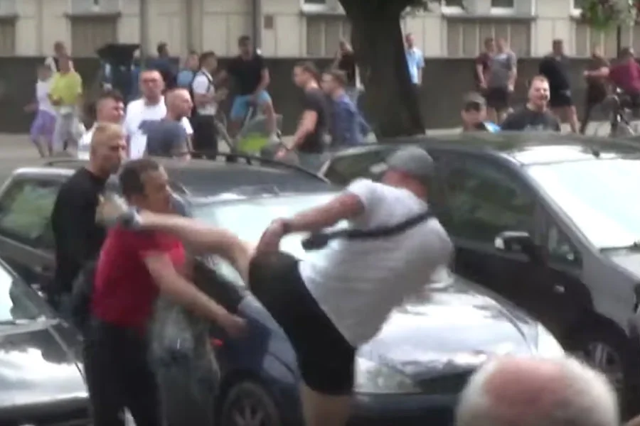 Policja z Podlasia zatrzymała mężczyznę, który miał pobić nastolatka podczas Marszu Równości w Białymstoku.
