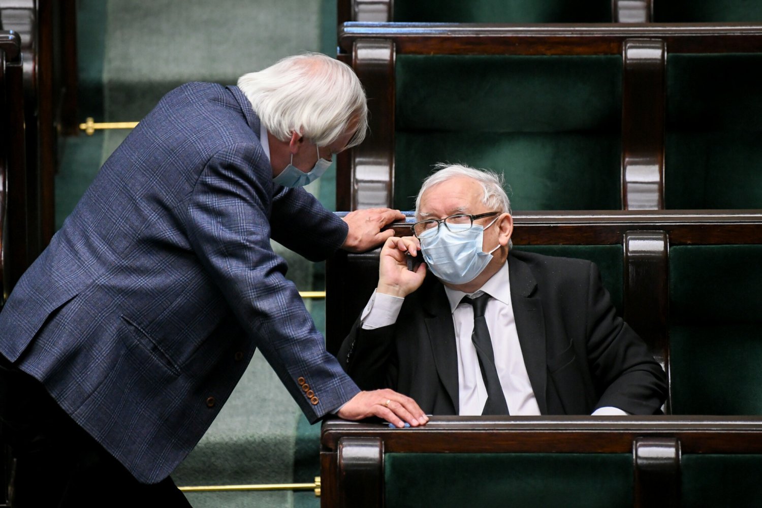 Politycy PiS w rozmowie z naTemat skomentowali wyciek numerów ich telefonów.