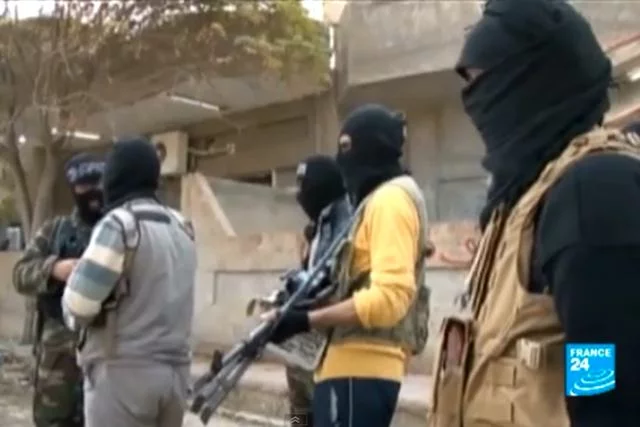 Zabójcy 15-letniego Mohammada Qataa należeli do Islamskiego Państwa Iraku i Syrii, które wywodzi się z Frontu Obrony Ludności Lewantu. Na zdjęciu widoczni są członkowie Frontu