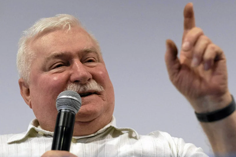 Grafolodzy potwierdzili, że dokumenty dotyczące współpracy z SB  "TW Bolka" podpisywał Lech Wałęsa