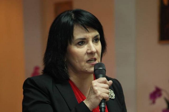 Posłanka Prawa i Sprawiedliwości zyskała niedawno sławę wezwaniem do deportacji z Polski niekatolików, którzy nie podpiszą deklaracji o przestrzeganiu Konstytucji.