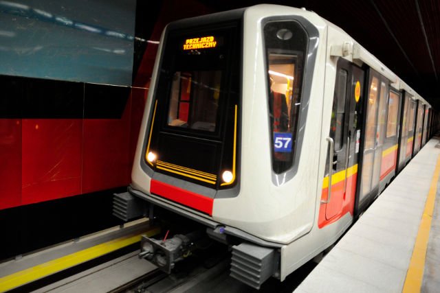 Zasięg sieci komórkowych powinien zostać rozszerzony na tunele metra przed końcem 2014 roku