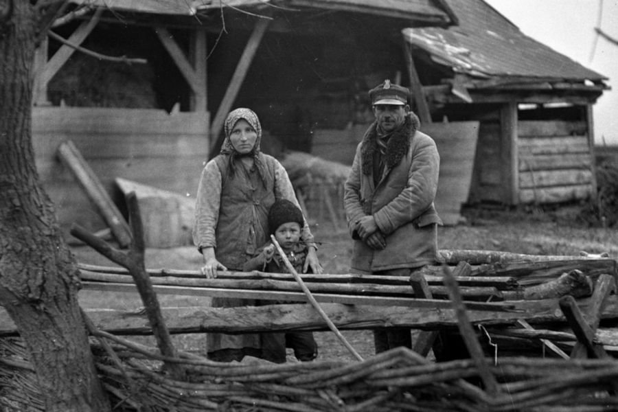 Kobiety na polskiej wsi nie dość, że pracowały ciężko, to były całkowicie zależne od mężczyzn