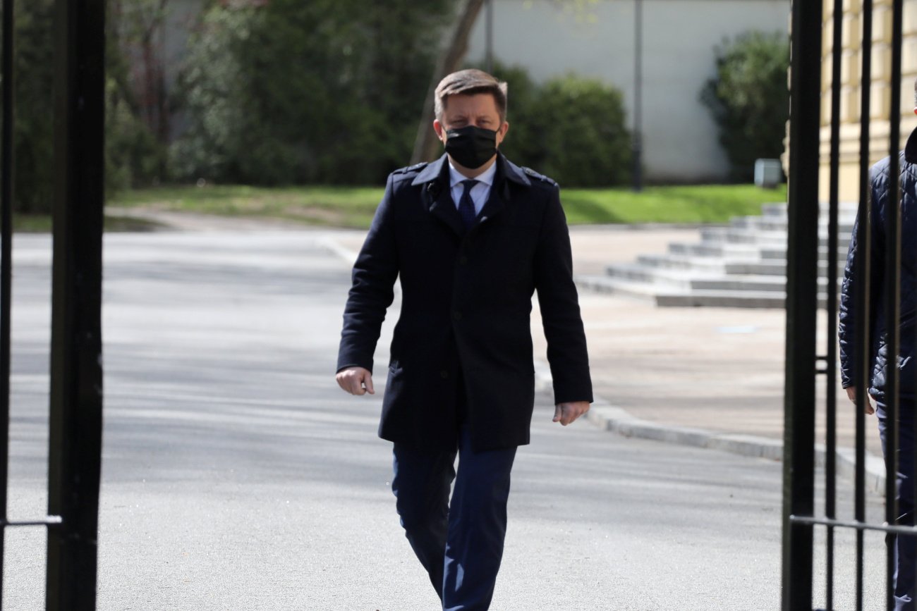 Według ustaleń "Gazety Wyborczej" publikowane na komunikatorze Telegram materiały ze skrzynki mailowej Michała Dworczyka pochodzą od osoby z jego najbliższego otoczenia.