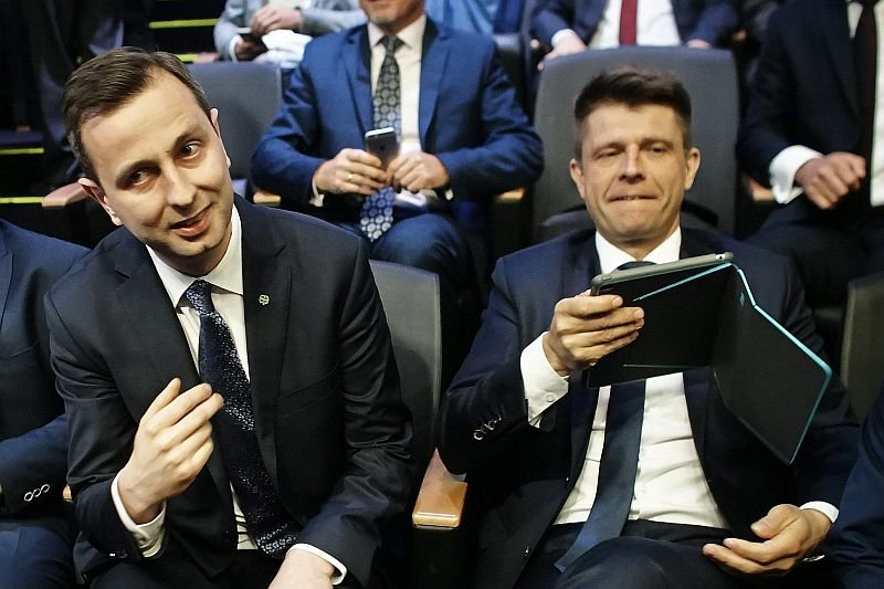 Opozycja stoczyła spór na Twitterze o porównanie Władysława Kosiniaka-Kamysza do Ryszarda Petru.