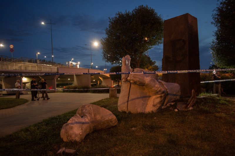 Pomnik generała w najbliższym czasie miał trafić do muzeum.