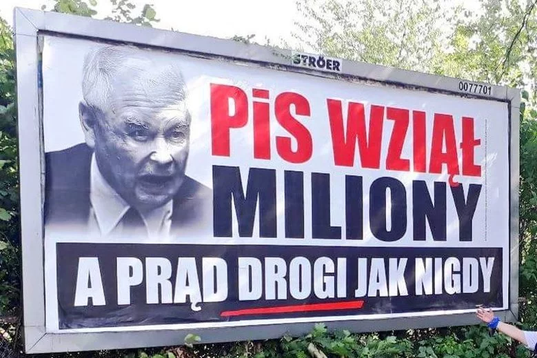 W Warszawie zawisły pierwsze billboardy Prawa i Sprawiedliwości. To odpowiedź na głośną kampanię PO.