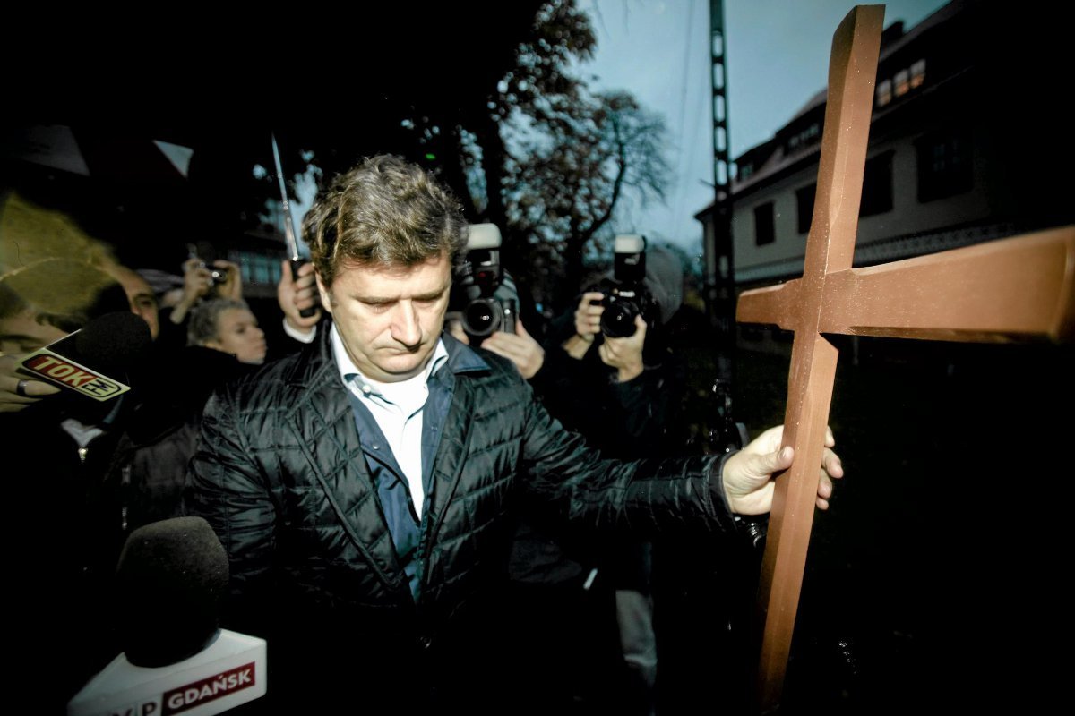 Janusz Palikot podczas pikiety za finansowaniem in vitro i przeciw wpływom Kościoła.