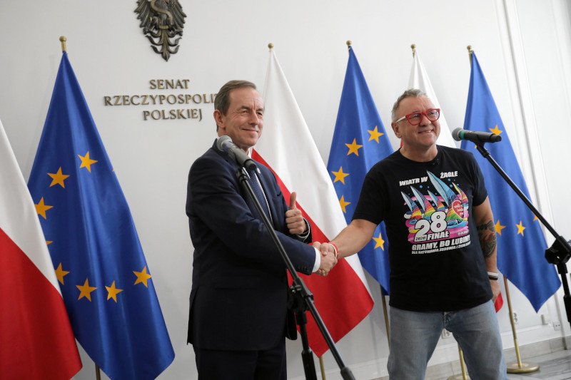 Marszałek Grodzki obiecał na Owsiakowi, że przekaże na aukcję specjalny "dar".