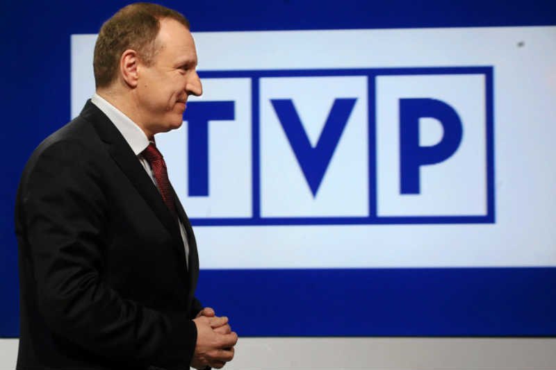 Władze TVP bronią skandalicznego Tweeta szefowej "Wiadomości", opublikowanego po śmierci Andrzeja Wajdy.