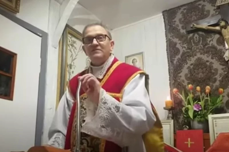 Ksiądz Woźnicki z Poznania sugerował policjantce molestowanie seksualne, a także porównał ją do prostytutki, sugerując, że "stoi jak ladacznica na rogu ulicy".