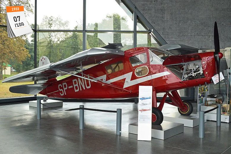 RWD - projekt Stanisława Rogalskiego, Stanisława Wigury and Jerzego Drzewieckiego. Model na zdjęciu to RWD 13, o dwa lata starszy od RWD 5bis, którym Skarżyński pokonał Atlantyk