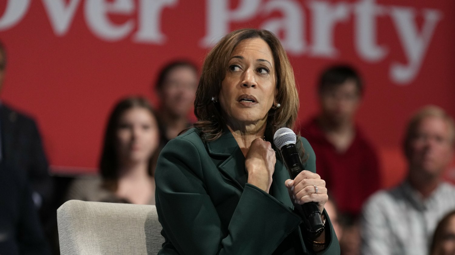 Na zdjęciu Kamala Harris, czyli kandydatka na prezydenta USA z ramienia Partii Demokratycznej.