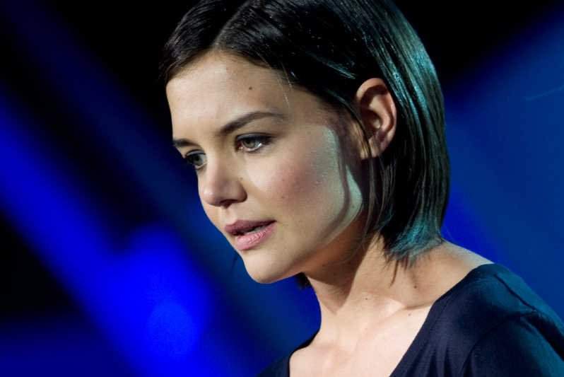 Katie Holmes odeszła z Kościoła do sekty. Teraz wraca do wspólnoty