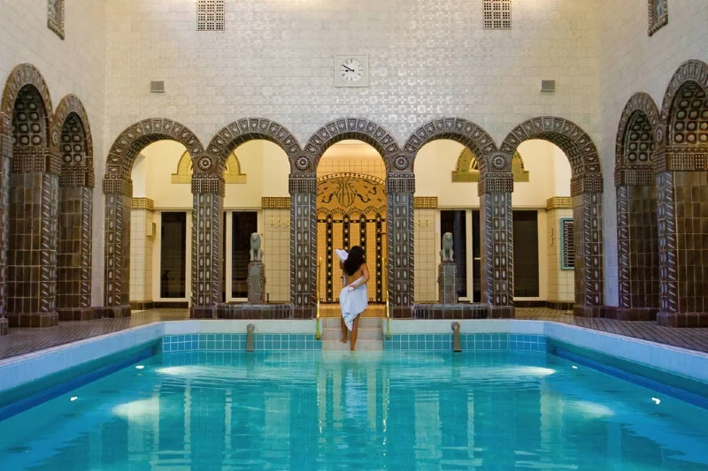Kaiser Friedrich Therme to luksusowa terma w Wiesbaden, stolicy kraju związkowego Hesja i jednym z najpopularniejszych uzdrowisk w Niemczech