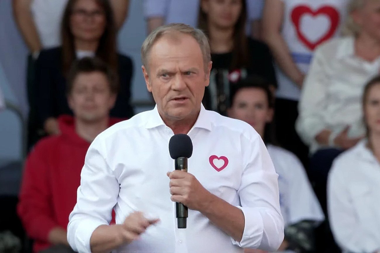 Wiec Tuska na Placu Zamkowym w Warszawie. Porywające przemówienie lidera KO.